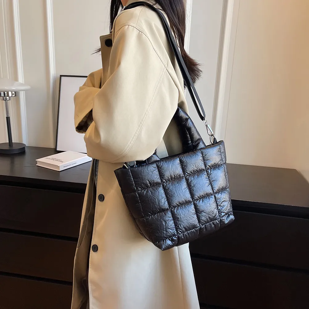 Oliva Eterna Puffer Tote