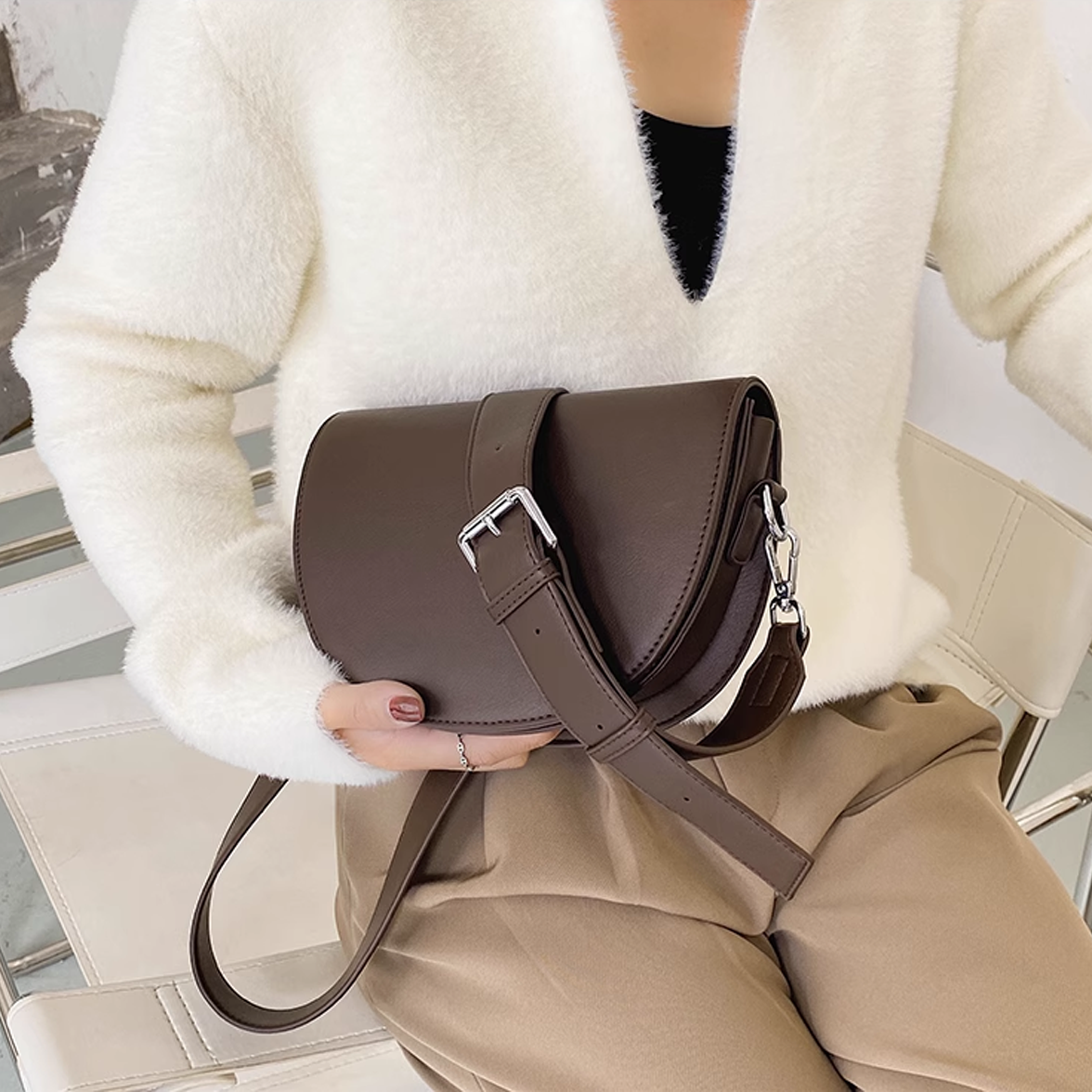 Oliva Eterna Crossbody