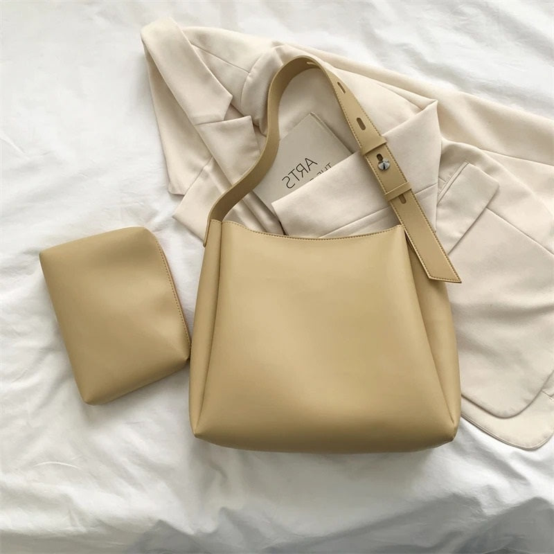 Claudia Imperiale Hobo Bag